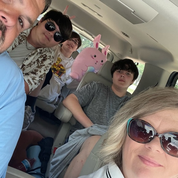 Meet your Posher, Tammy - Picture 2 of 6